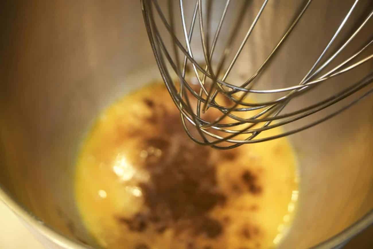 immagine della preparazione della pate a bombe su biancolievito